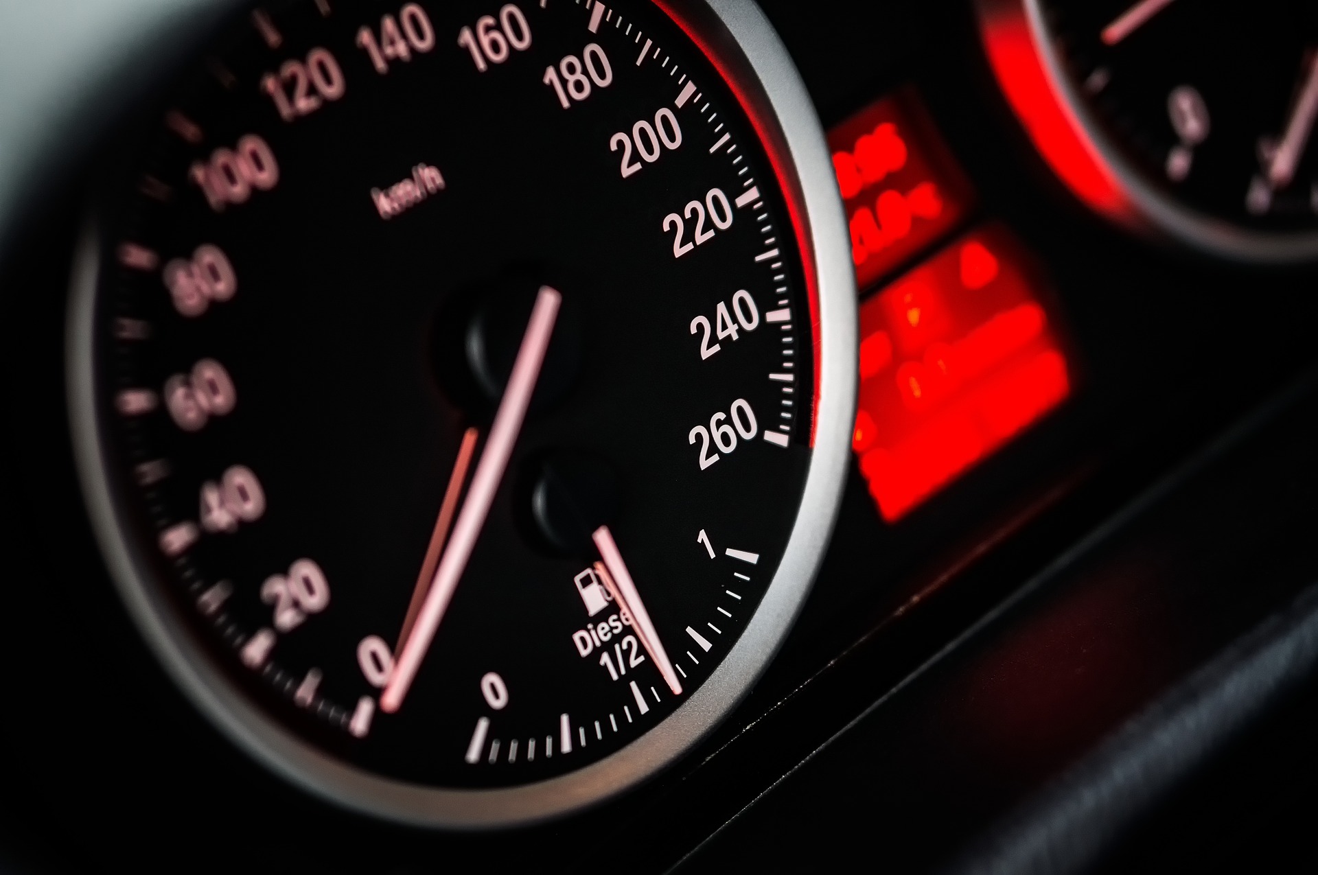 NAVIKA KOJA NAS SKUPO KOŠTA Ovu grešku prave skoro svi vozači čim sjednu u auto