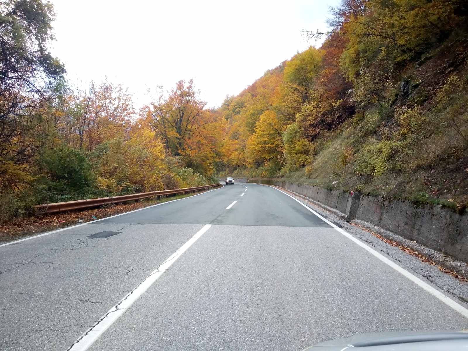 STANJE NA PUTEVIMA: Vozačima se savjetuje da vožnju prilagode vremenskim i saobraćajnim uslovima