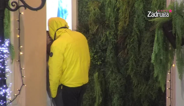 SKANDAL ZA SKANDALOM! Novi poljubac Maje i Filipa Cara! (VIDEO)