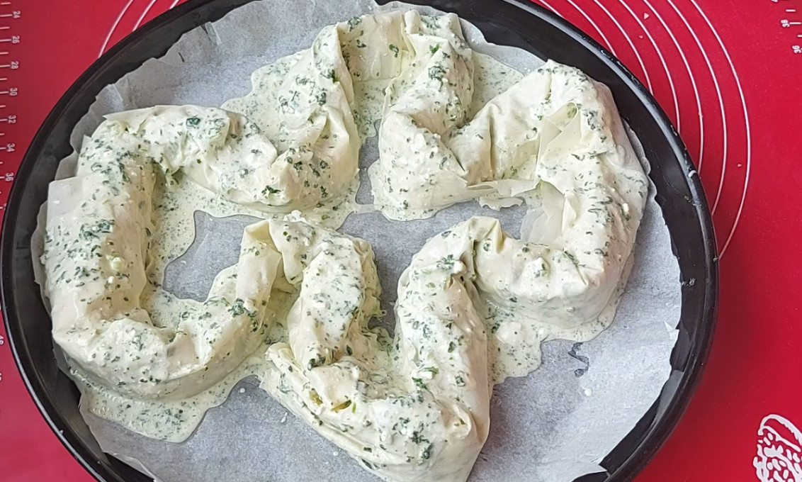 SAVRŠENA PITA ZA VEČERU, DORUČAK ILI UŽINU! Napravite lavirint od sira i spanaća
