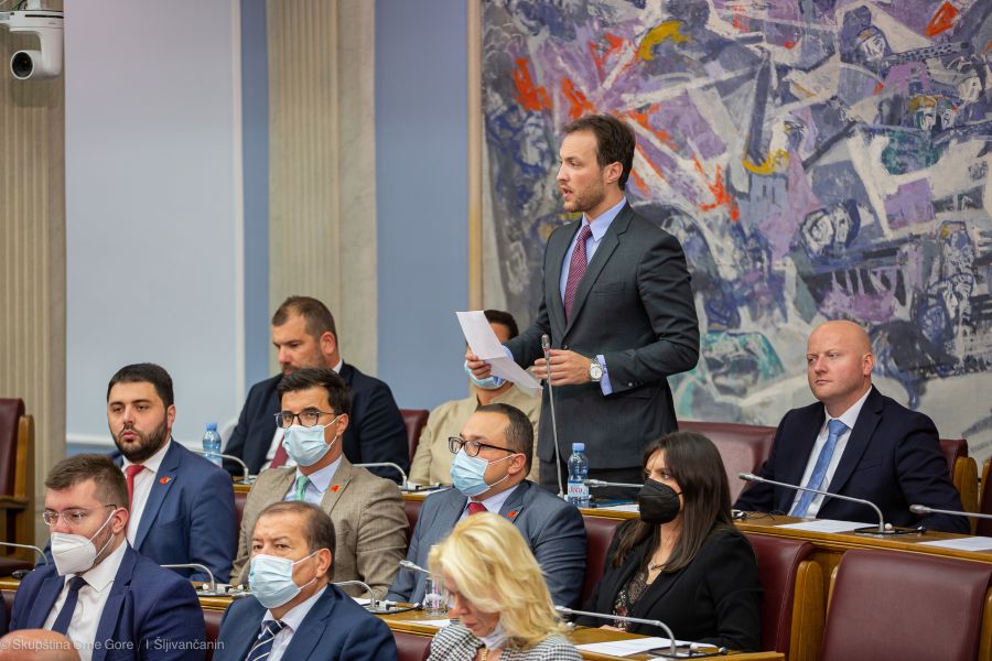 MILAČIĆ PREDLOŽIO AMANDMAN Budžetom predvidjeti sredstava za izgradnju i opremanje biblioteke mitropolita Amfilohija