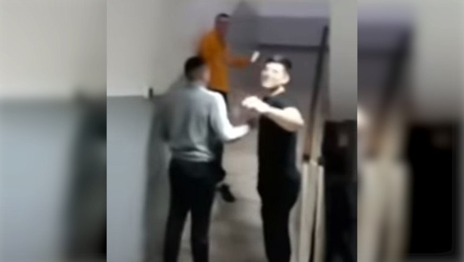 KOMITE ČUPAJU KOSU "Oj Kosovo, Kosovo" nakon pobjede Srbije, orilo se na policijskoj akademiji u Danilovgradu (VIDEO)
