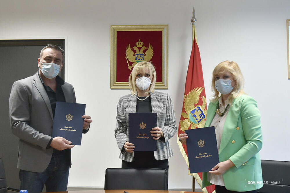 OBEĆANJE ISPUNJENO Povećane zarade u zdravstvu, evo za koliko će medicinskom kadru biti veće plate!