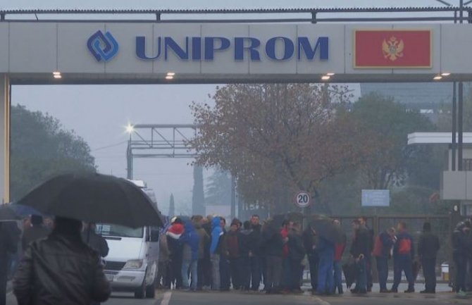 BIVŠI RADNICI KAP-A ŠTRAJKUJU GLAĐU (FOTO)
