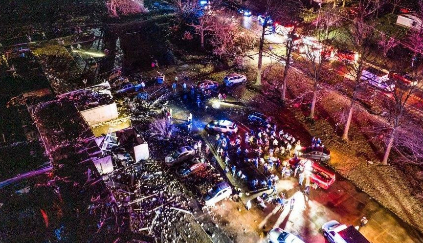 SNAŽNO NEVRIJEME ZADESILO SAD Razorni tornado pogodio Arkanzas, ima i stradalih! (VIDEO)