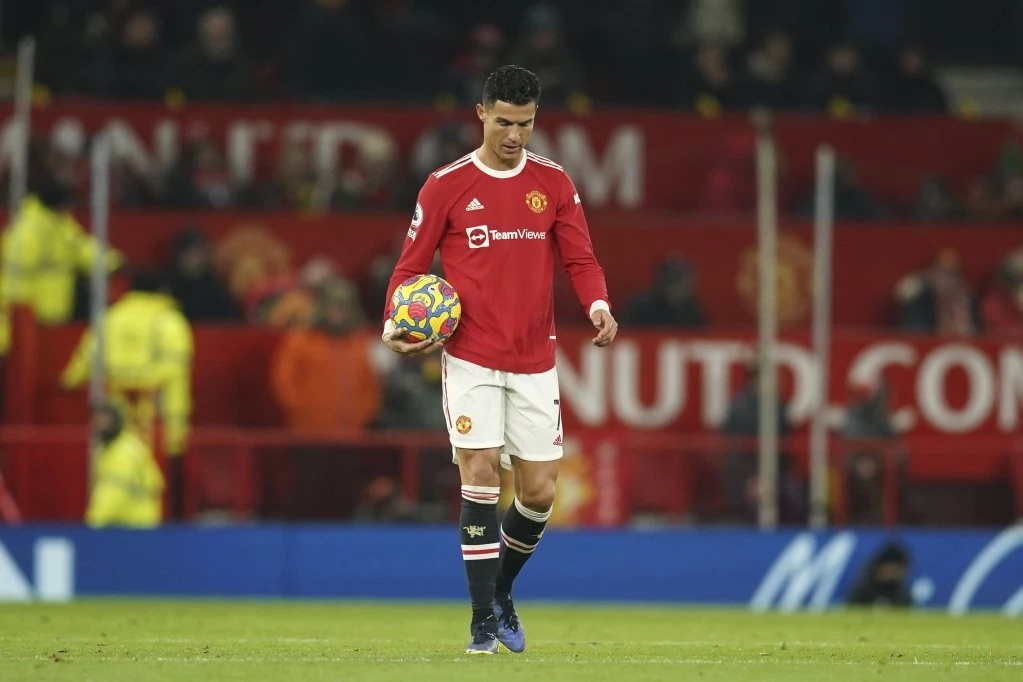 RONALDO SE BRUKAO, KAVANI SPAŠAVAO Junajted na jedvite jade izvukao bod na na "Sent Džejmsu"