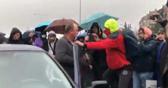 BLAM VIJEKA U KESIĆEVOJ EMISIJI Reporterka N1"otkrila Ameriku": Fudbal se igra nogama! (VIDEO)