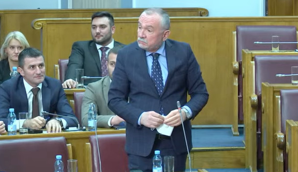 BRANKO RADULOVIĆ: Ili ti imaš šumu u ušima ili ja imam šumu u mozgu! (VIDEO)