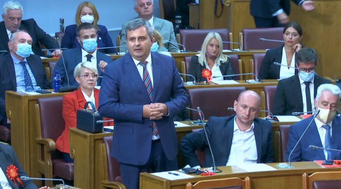 RADUNOVIĆ: Ima nas 41 da napravimo snažnu Vladu i da se ne igramo sa ovom državom!