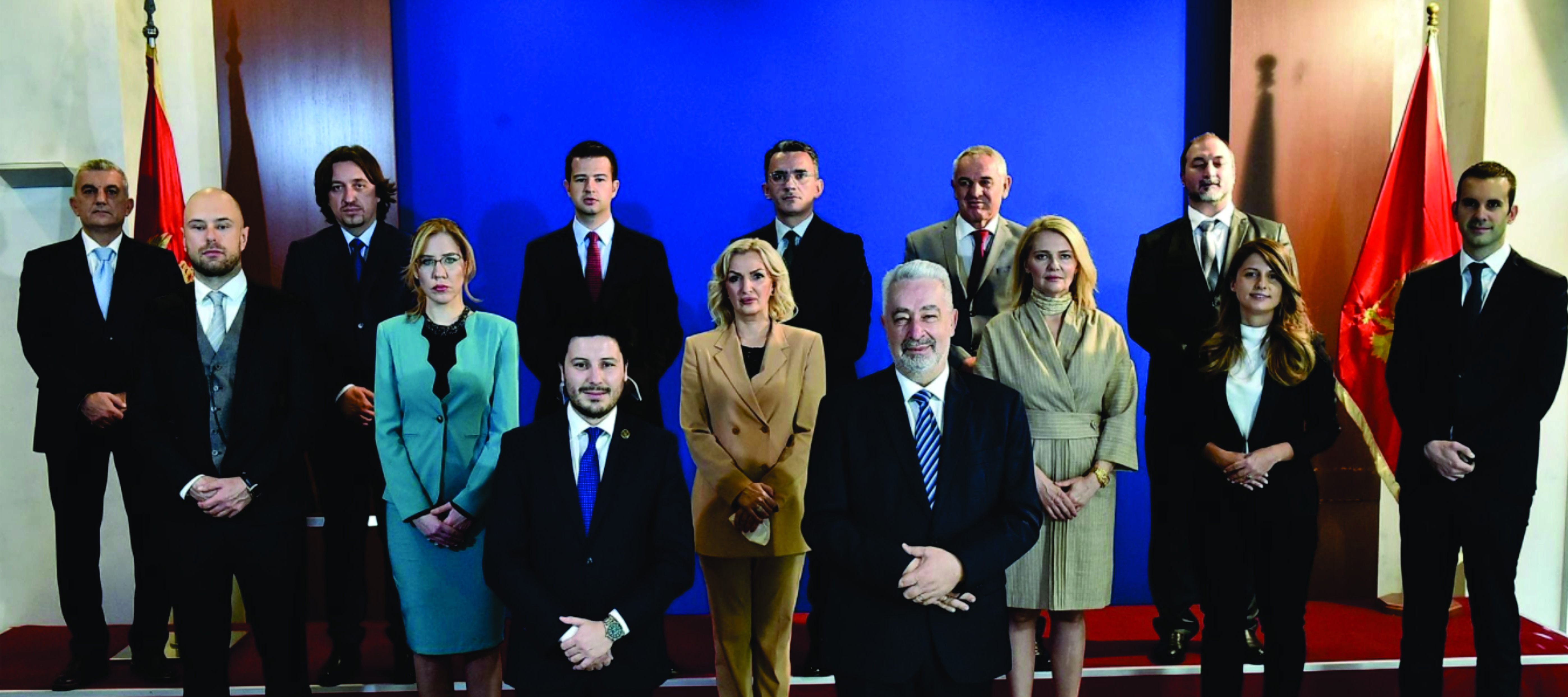 DA LI JE VLADA NA TANKOM LEDU? URA danas predlaže model za izlazak iz političke krize