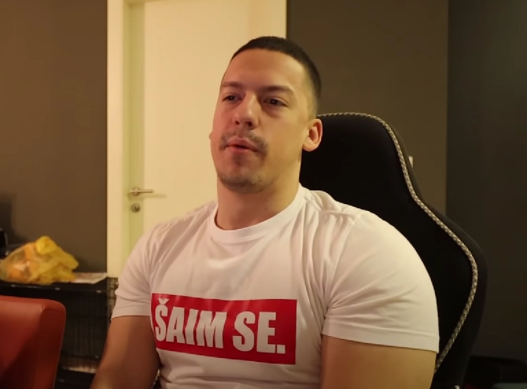 STIGLA GA KARMA! Baka Prase najavio da počinje da uzgaja travu, a već ispašta grijehe oca sveštenika!!