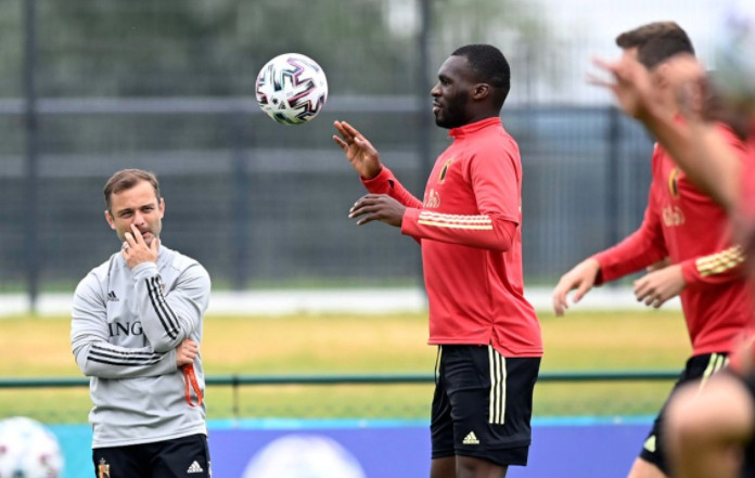OSVANULI U PRAZNIČNOM KALENDARU Belgijanci u GEJ pozama izazvali brojne polemike (FOTO)