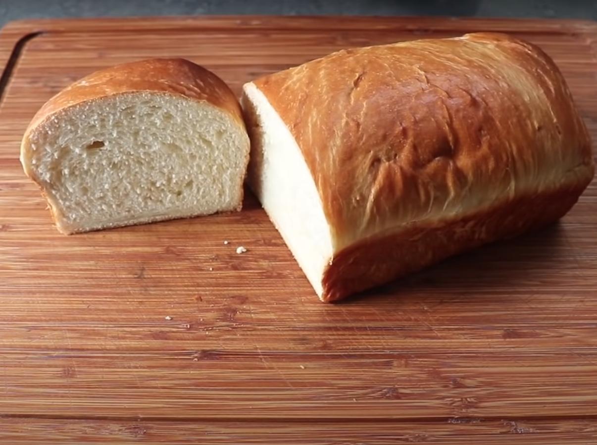 NAJBOLJI RECEPT ZA MLEČNI HLEB: Zbog jednostavnog trika ostaje mekan i svjež po nekoliko dana! (VIDEO)