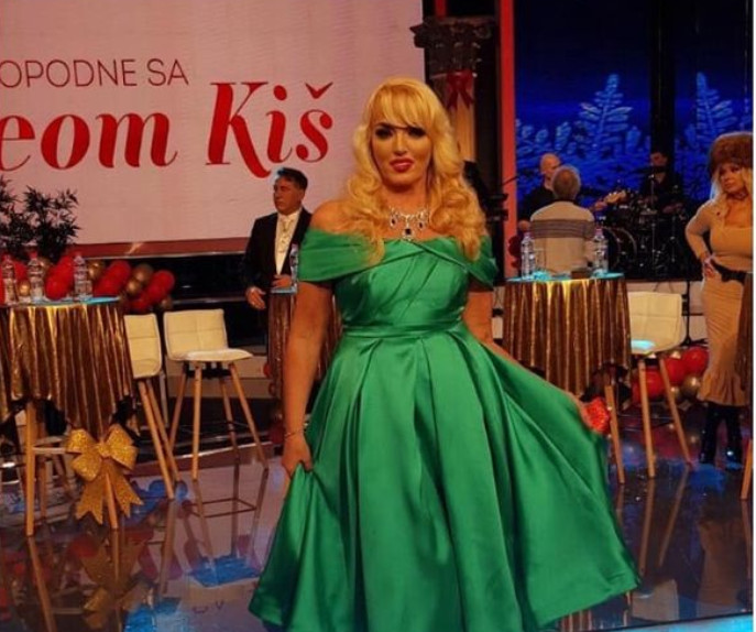 SRPSKOJ PJEVAČICI UPALI U STAN PA JE ZLOSTAVLJALI: "Udarali su me PIŠTOLJEM u glavu!"