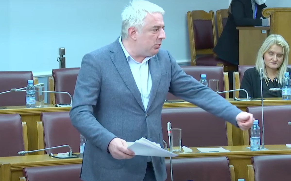 UŽIVO SKUPŠTINA VUČUROVIĆ: Demokratski front je neuništiv jer su neuništivi ljudi koji glasaju za nas!  (VIDEO)
