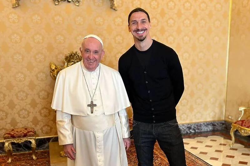 PAPA PRIMIO IBRAHIMOVIĆA U VATIKAN! Zlatan mu je OVAJ poklon morao uručiti lično!