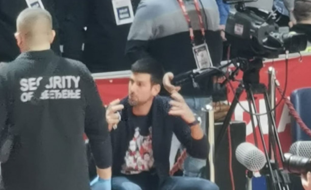 ZBOG SAMO JEDNE FOTKE SVI SU ZABRINUTI Slikao se sa Đokovićem, a danas je saznao da je zaražen korona virusom!