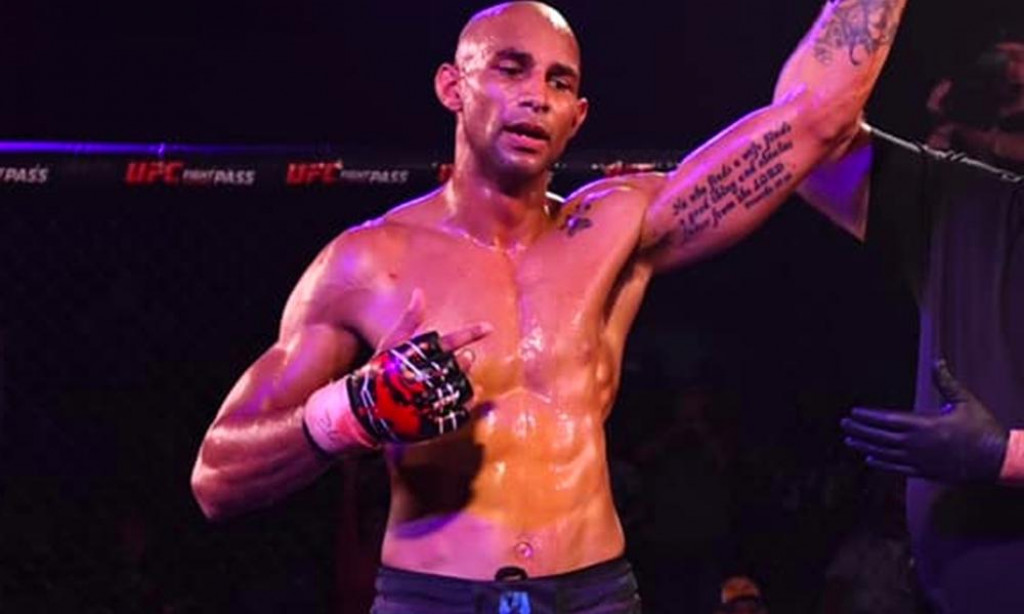 POGINUO AMERIČKI MMA BORAC Radio je i kao vatrogasac