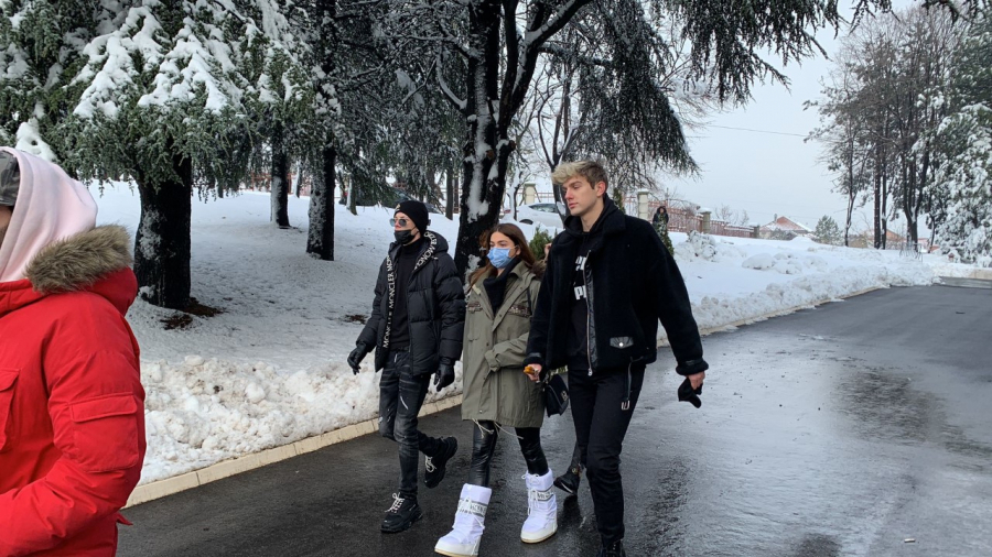 JUTJUBERI NA SAHRANI KIKE ĐUKIĆ Nijemi od bola zbog preminule drugarice!