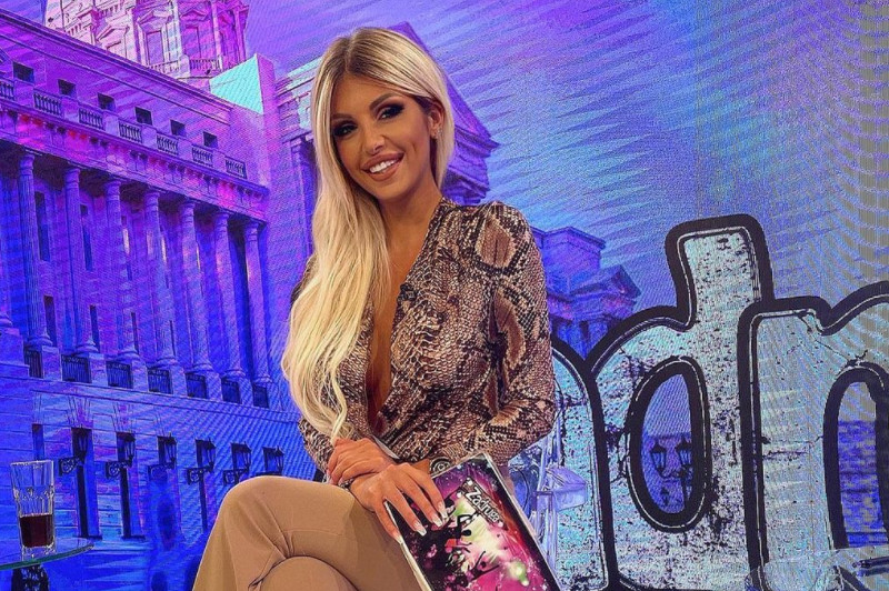 SKINULA SE IVANA ŠOPIĆ: Voditeljka pokazala ZMIJSKO TELO