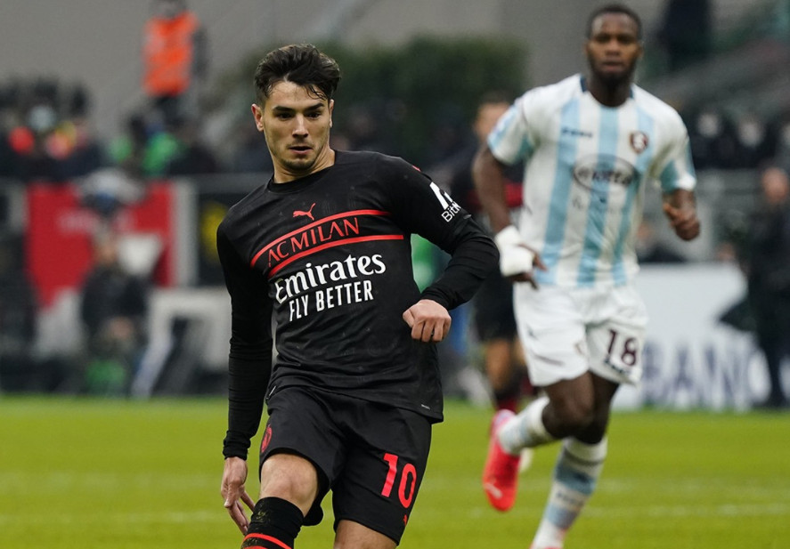 RUTINA ROSONERA Milan slavio na San Siru, Kesi i Salemakers zapečatili sudbinu Salernitane