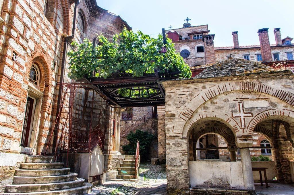 ZEMLJOTRES NA SVETOJ GORI Nema podataka o šteti
