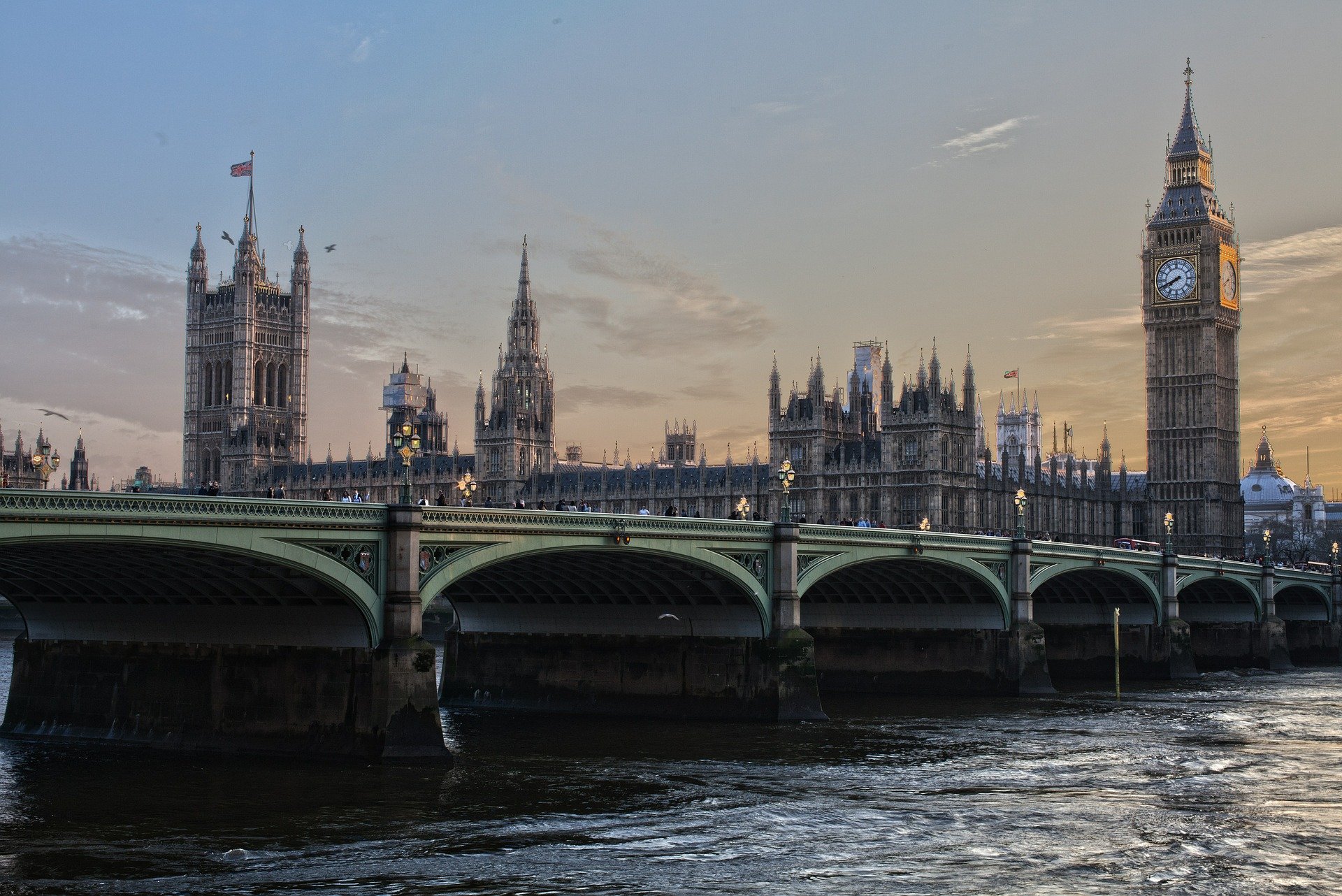 MIGRANTI OPSIJEDAJU BRITANIJU Vlast najavila protjerivanje