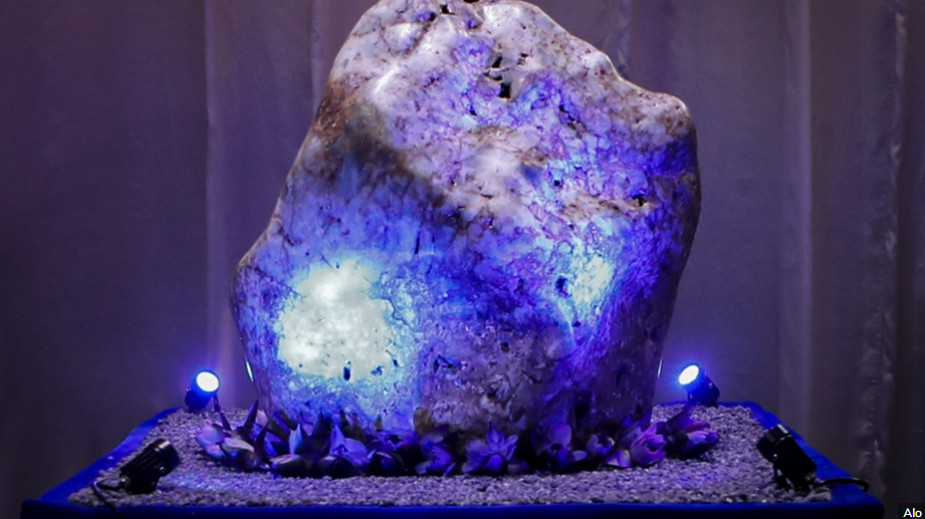 NAJVEĆI DRAGULJ NA SVIJETU Na Šri Lanci otkriven plavi safir, težak 310 kilograma