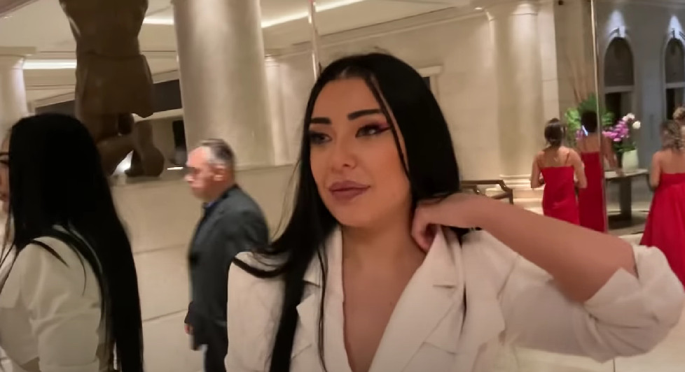 SANJA VUČIĆ OBJAVILA FOTKU SA DEČKOM Pevačica ne krije emocije, sve pršti od strasti (FOTO)