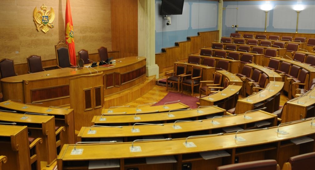 BANKROT! Bivšim funkcionerima isplaćeno više od šest miliona