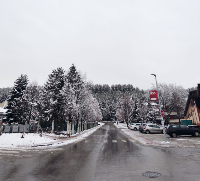 STANJE NA PUTEVIMA Na sjeveru ima poledice