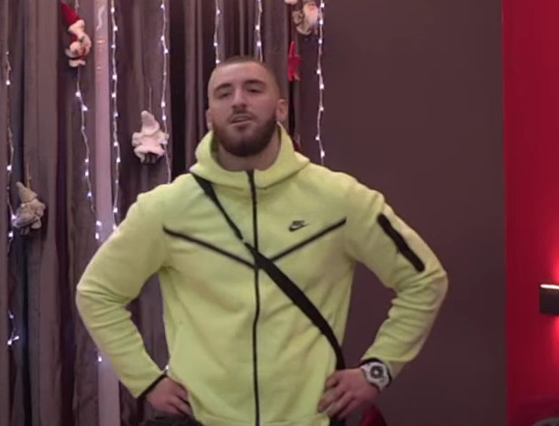 IPAK NE MOŽE DA JOJ ODOLI! Mensur prišao Ani, poručio joj da njihovo VREME TEK DOLAZI, pa priznao da je nije fer prema Milici! (VIDEO)