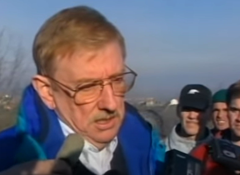 VOKEROVA PODVALA ZBOG KOJE SU NAS BOMBARDOVALI Amerika i EU ćute na laži ubice i ratnog profitera!