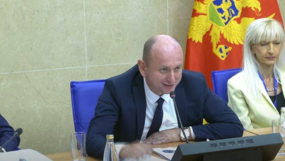 KNEŽEVIĆ: Sad znam kod koga je završio jedan paket „banana“ iz Volija