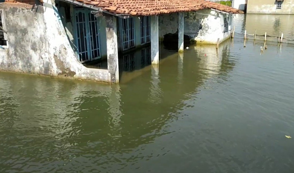 METROPOLA KOJA TONE: More guta sve pred sobom toliko da država mora da izgradi novu prestonicu! (VIDEO)