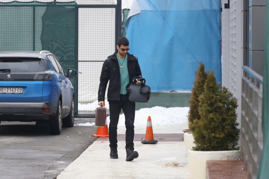 UMIJE I OVO! NOLE ZA KLAVIROM! Najbolji na svijetu svira "We are the champions!" (VIDEO)
