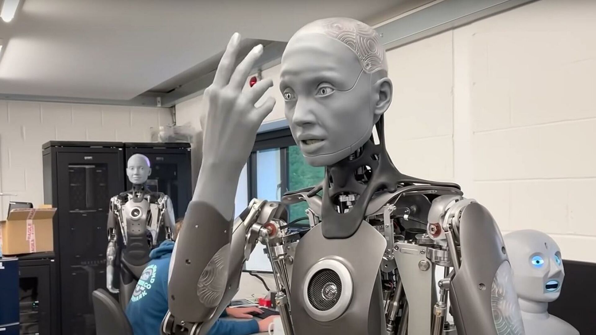 STOP ZAPOŠLJAVANJU PREKO VEZE: U Hrvatskoj će robot birati kandidate za državne službenike