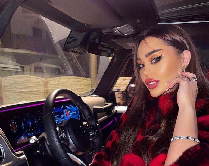 ANA KORAĆ NAPRAVILA HAOS! Starleta nikad vrelijom fotkom užarila mreže, pozirala u teretani  (FOTO)