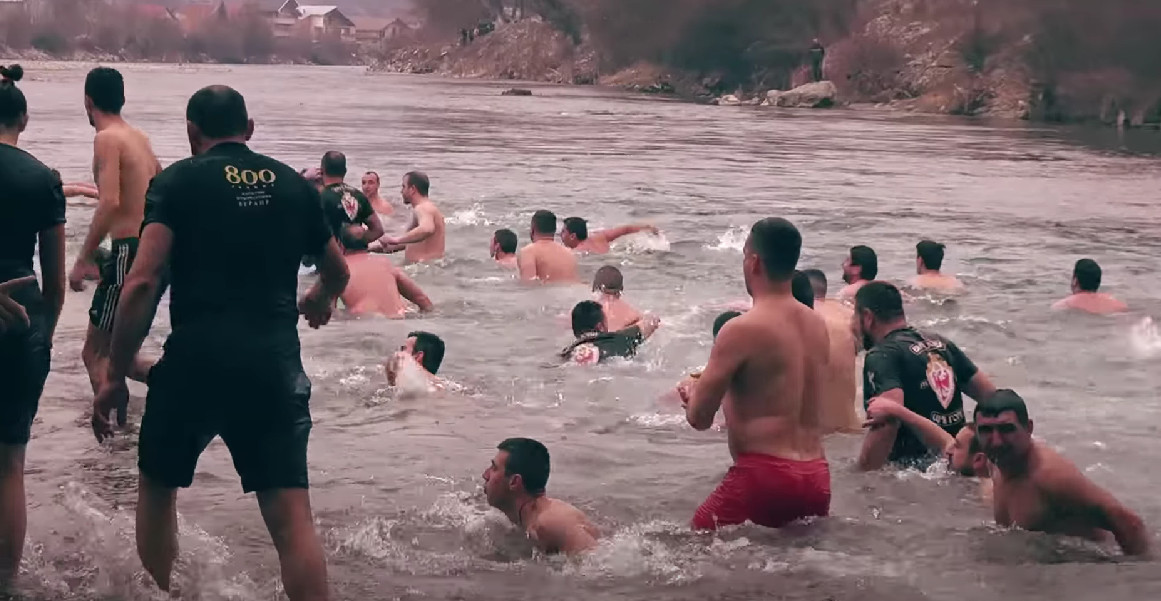 BOG SE JAVI! Danas je Bogojavljenje, pliva se za Časni krst, ispoštujte i ove običaje da budete zdravi cijele godine