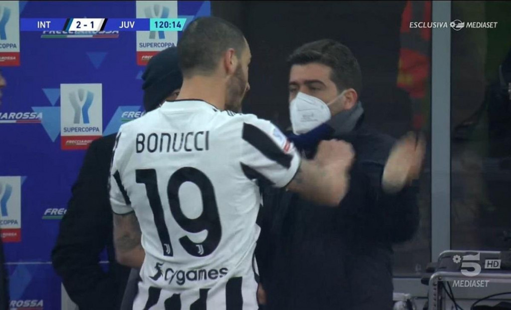 NA RUBU INCIDENTA Bonući nasrnuo na klupskog portparola nakon gola Intera (VIDEO)