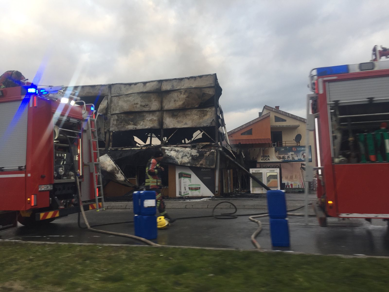 POŽAR U GORNJOJ GORICI Izgorela Idea i radnja elektro opreme (FOTO)