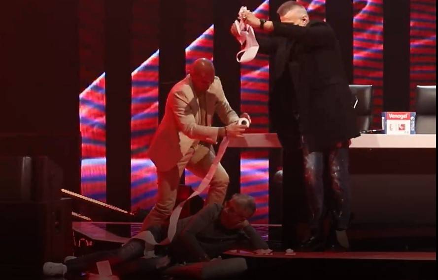 HAOS U ZVEZDAMA GRANDA! Kolege bacile WC papir na Popovića! (VIDEO)