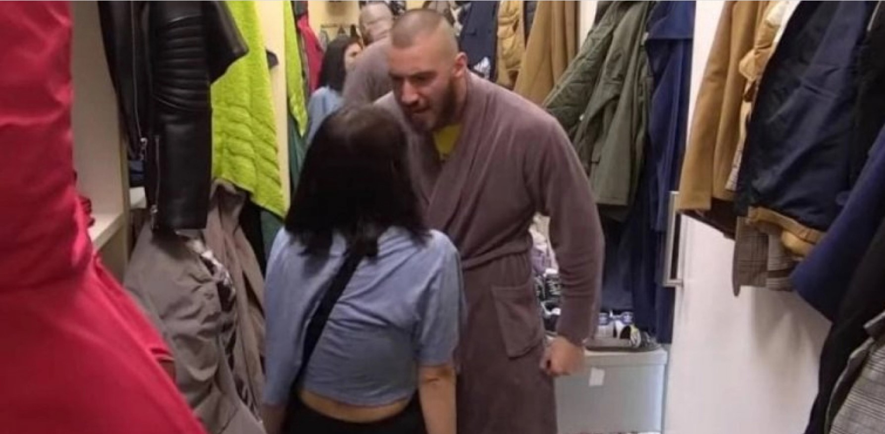 HAOS! Mensur opalio Milicu po licu! (VIDEO)