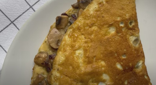 UKUSAN I KALORIČAN DORUČAK: Omlet sa šampinjonima kao iz restorana