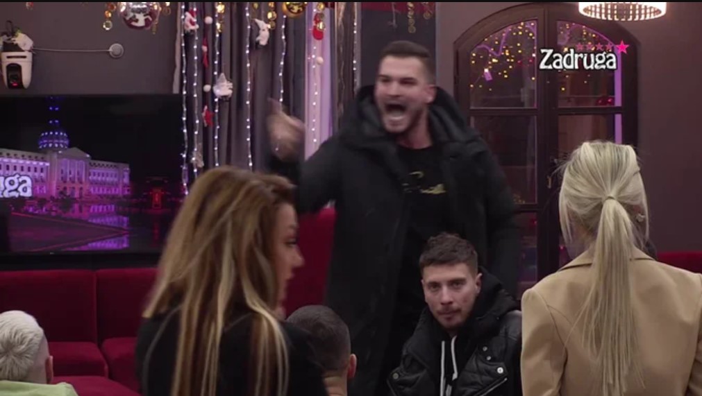 UVREDE KAKVE SE NE PAMTE! Osmakčić opleo po Viki: "Ološ i ku*va neće biti majka mog dijeteta! (VIDEO)