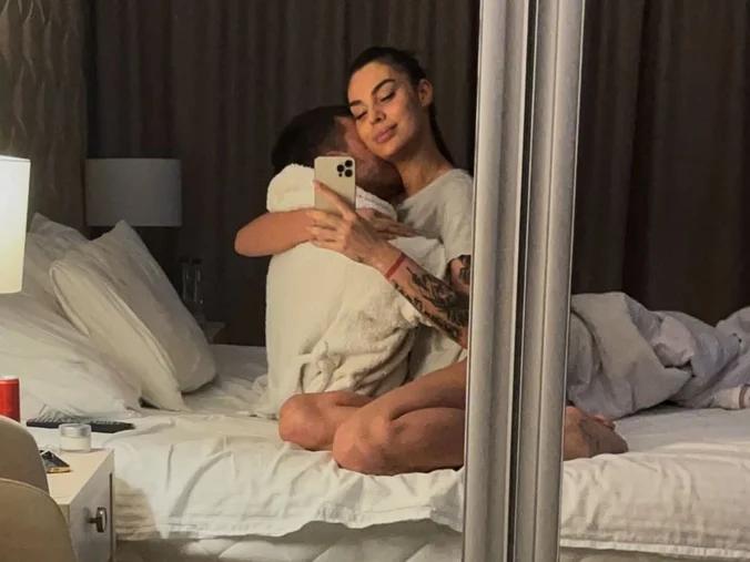 MINA VRBAŠKI PRONAŠLA NOVU LJUBAV! Bivša zadrugarka uživa u zagrljaju NOVOG DEČKA (FOTO)
