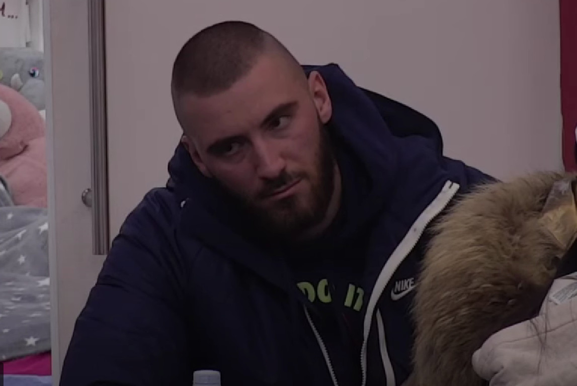 NIKO ME TAKO NIJE GLEDAO SA TOLIKO MRŽNJE KAO ONA! Mensur otkrio šta misli o majki Milice Veselinović! (VIDEO)
