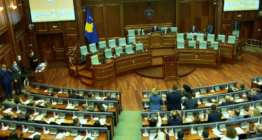 PRIŠTINA USVOJILA SRAMNU REZOLUCIJU Lažna država brani Srbima izlazak na referendum!