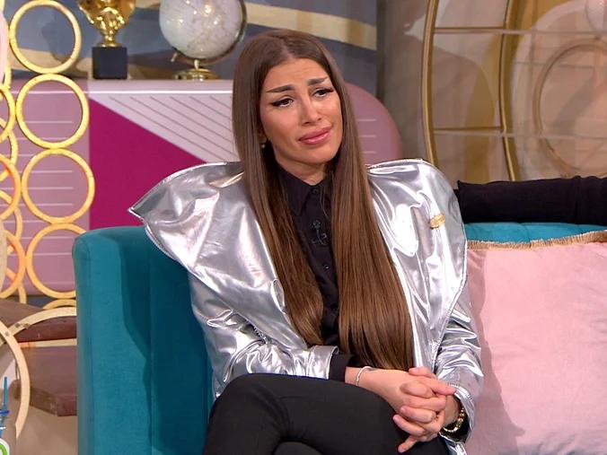 MORE SUZA! Dalila se pred milionima RASULA U KOMADE zbog ljubavnih kadrova sa Dejanom