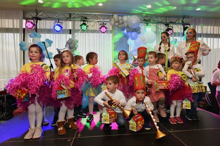 PRAZNIK MIMOZE  Više od 600 maski na Dječijem maskenbalu